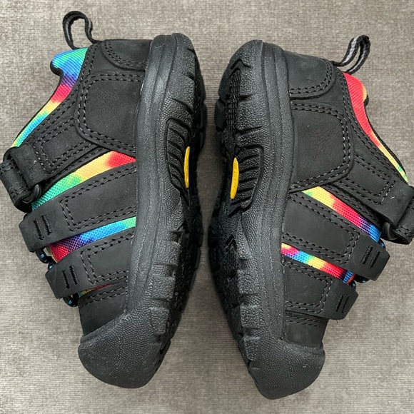 Keen Newport Shoe Toddler Sport Size 6 Black Leather Rainbow NWOT Water - Picture 2 of 7